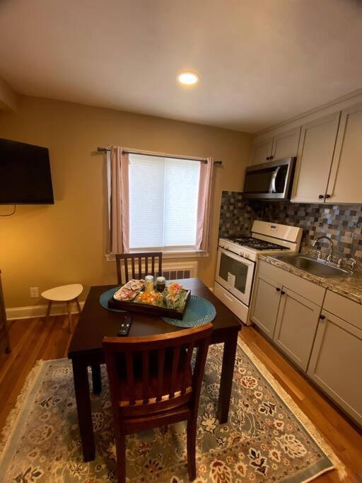 Cozy Boston Getaway Apartment! Free Parking Екстериор снимка