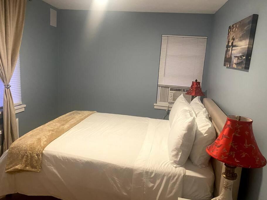 Cozy Boston Getaway Apartment! Free Parking Екстериор снимка